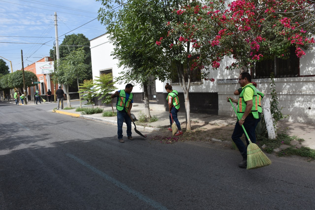 Inician campaña de recolección de basura en el primer cuadro de la ciudad, ya que notaron áreas descuidadas, aseguran.