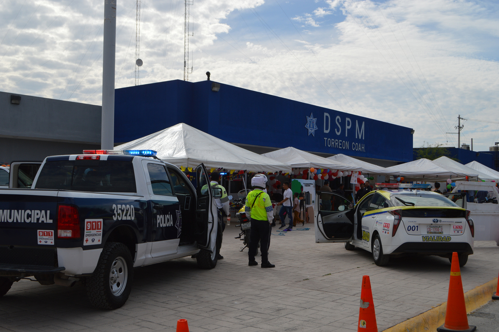 Se realizaron juegos y espectáculos en la celebración de los hijos de los elementos de la Dirección de Seguridad Pública de Torreón.