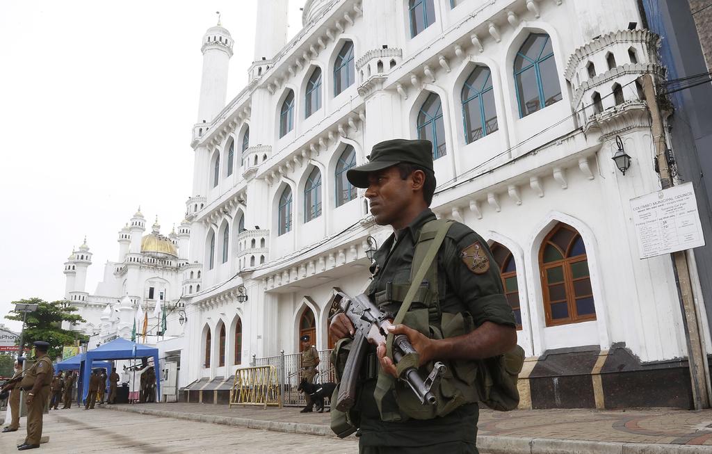 Presidente de Sri Lanka designa nuevo jefe de Policía tras atentados