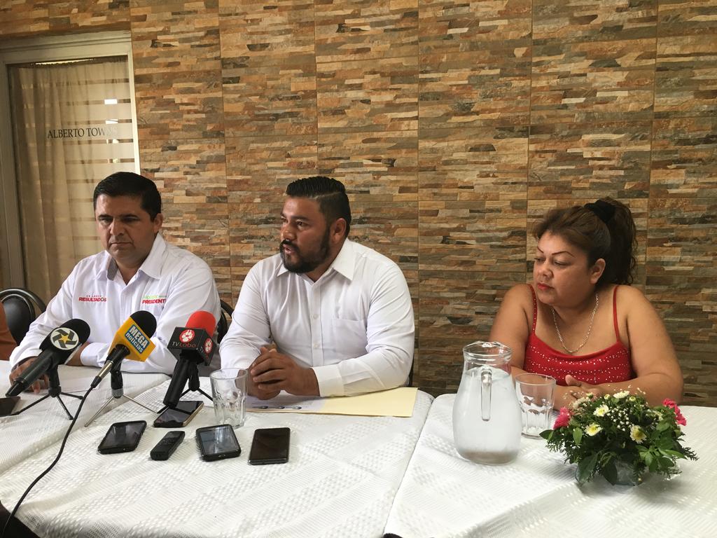 Campos Carrillo consideró que serán más los militantes que dejen el PAN para sumarse al proyecto de Martínez. (EL SIGLO DE TORREÓN)