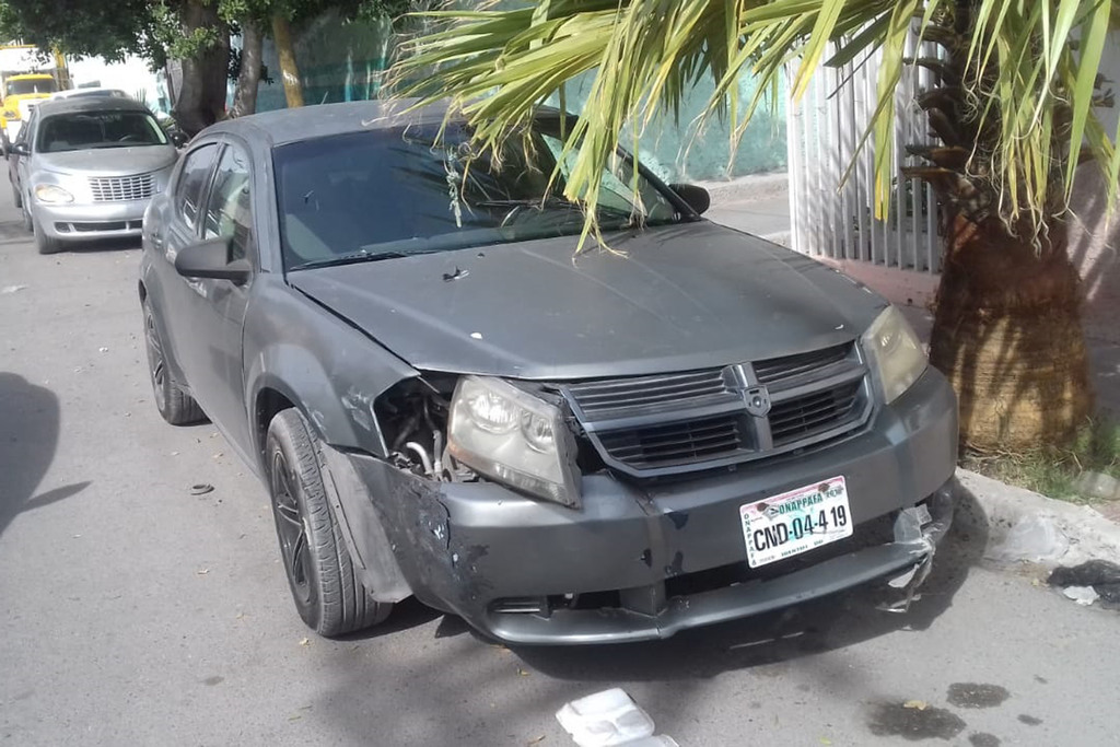 Accidente deja daños por 30 mil pesos