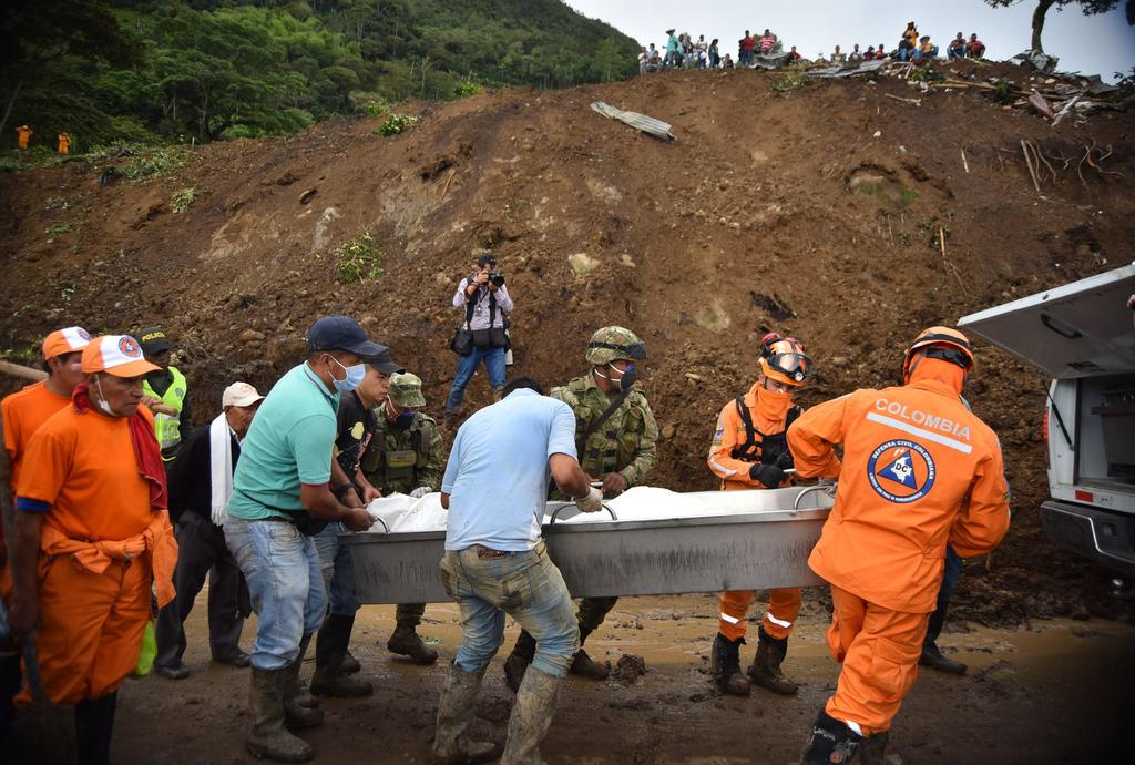 A casi un mes de la primera ola invernal en Colombia, las fuertes lluvias y deslizamientos de tierra han dejado 53 fallecidos y más de diez mil damnificados. (ARCHIVO)