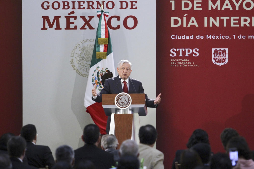 Durante la conmemoración del Día Internacional del Trabajo, en Palacio Nacional, el presidente López Obrador expresó que, en vez de pelear, se ponga por delante el interés general. (NOTIMEX)