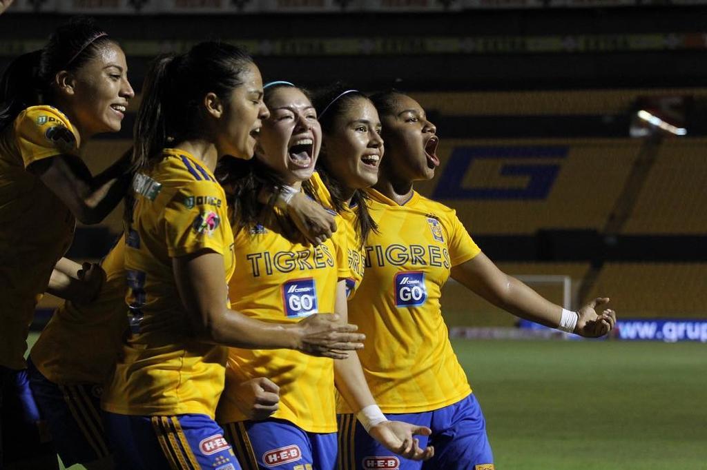 Con dos goles de Katty Martínez, Tigres de la UANL femenil se impuso al América en la primera semifinal del Clausura 2019 de la Liga Femenil del futbol mexicano. (ESPECIAL)