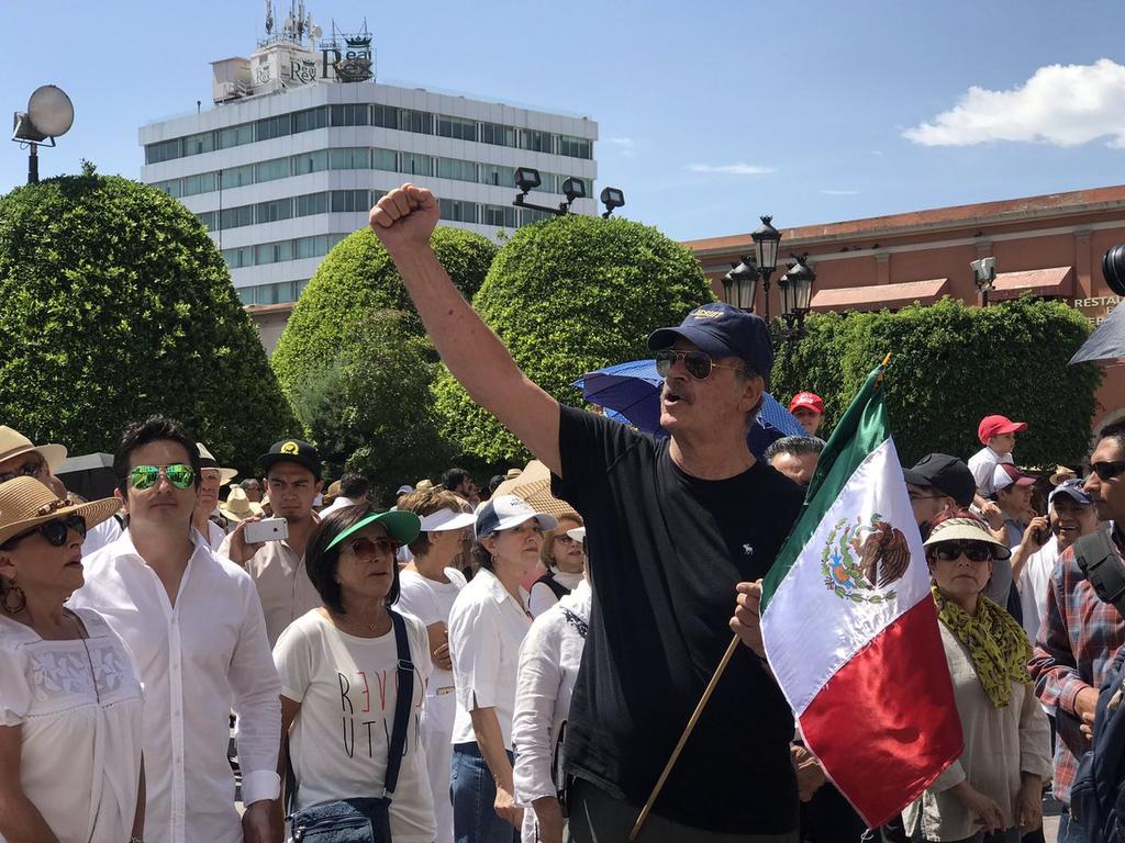 Fox se une a marcha contra AMLO en Guanajuato