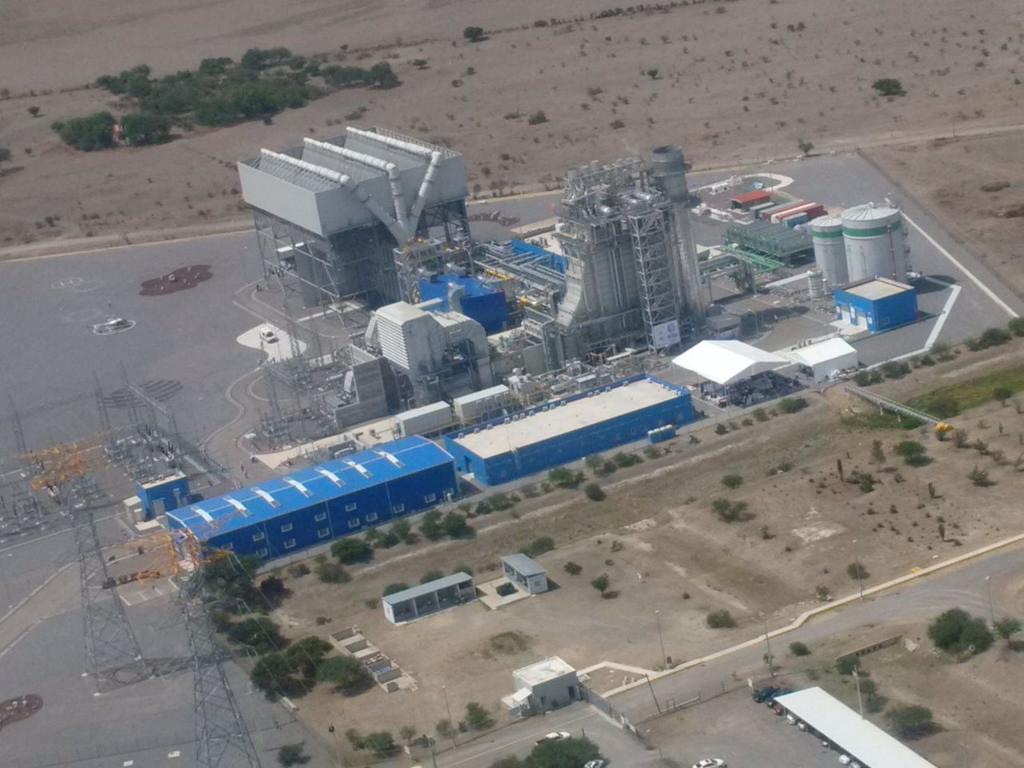  La Comisión Federal de Electricidad (CFE) alista la licitación de cinco plantas de ciclo combinado, para incrementar su nivel de generación en México, aseguró su director general, Manuel Bartlett. (ARCHIVO)