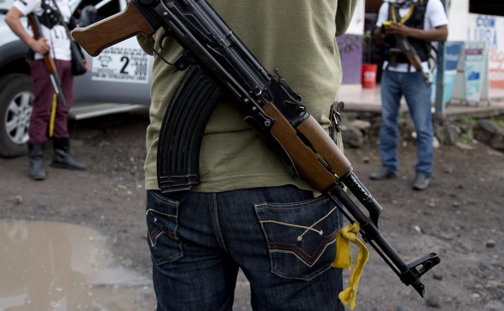 Un choque entre grupos armados en Xaltianguis, en el sureño estado mexicano de Guerrero, ha dejado este martes al menos dos hombres muertos y cuatro heridos, así como un vehículo calcinado y varios dañados por las balas. (ARCHIVO) 