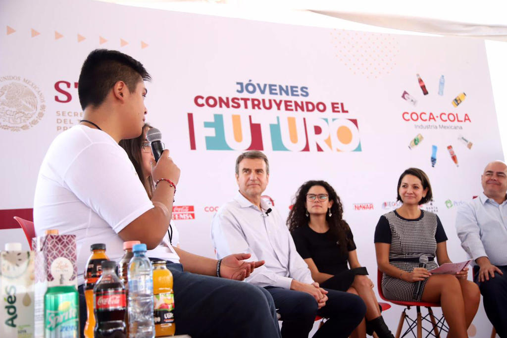 El presidente Andrés Manuel López Obrador presentó los avances del programa Jóvenes Construyendo el Futuro, que para el presente año tiene un presupuesto de 40 mil millones de pesos, con el propósito de que los jóvenes sean capacitados en algún empleo u oficio, a través de tutores. (ARCHIVO)