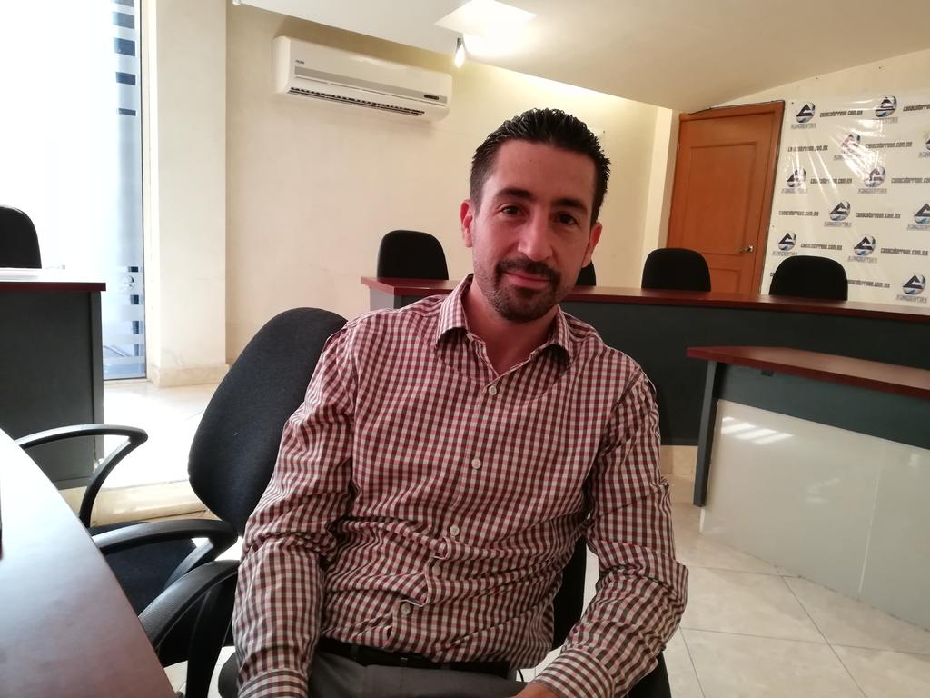Luis Jorge Cuerda Serna, presidente de la Cámara Nacional de Comercio de Torreón, dijo que hace poco tiempo se tuvo la visita de directivos de Nacional Financiera en la ciudad. (ARCHIVO)