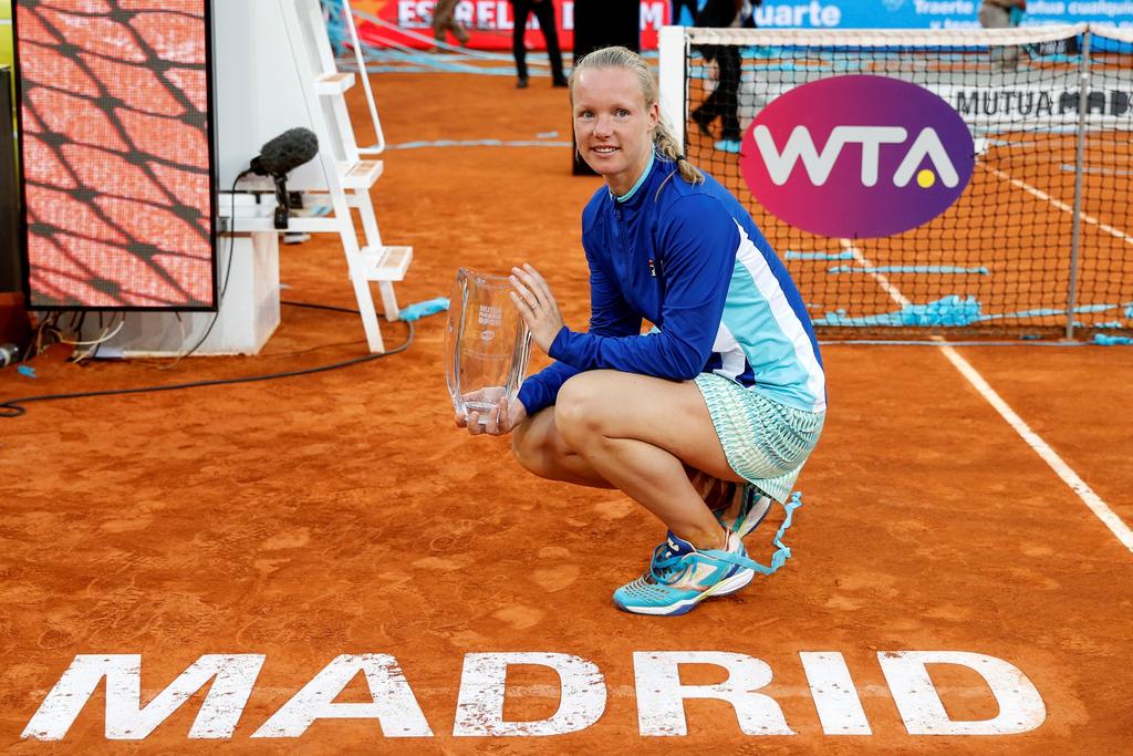 La holandesa Kiki Bertens logró el título más importante de su carrera al vencer 6-4, 6-4 a Simona Halep en la final del Abierto de Madrid.