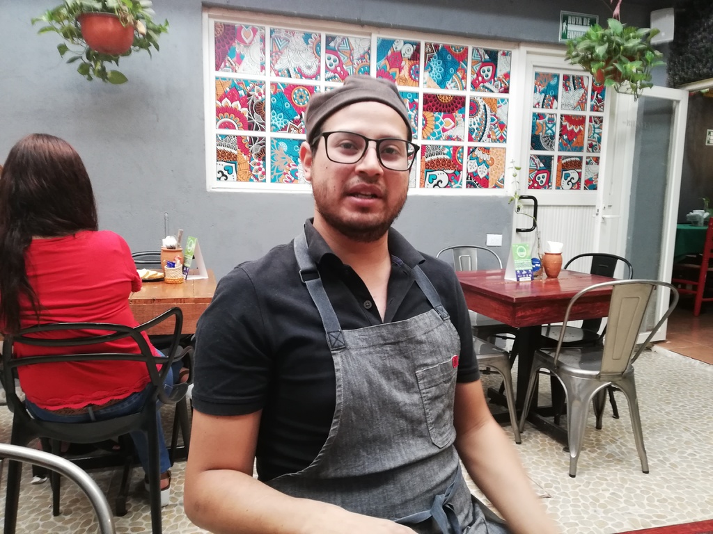 Godofredo Rosales es un chef que ha desarrollado una propuesta de comida contemporánea mexicana, pero con un toque muy especial. (EL SIGLO DE TORREÓN/VIRGINIA HERNÁNDEZ) 