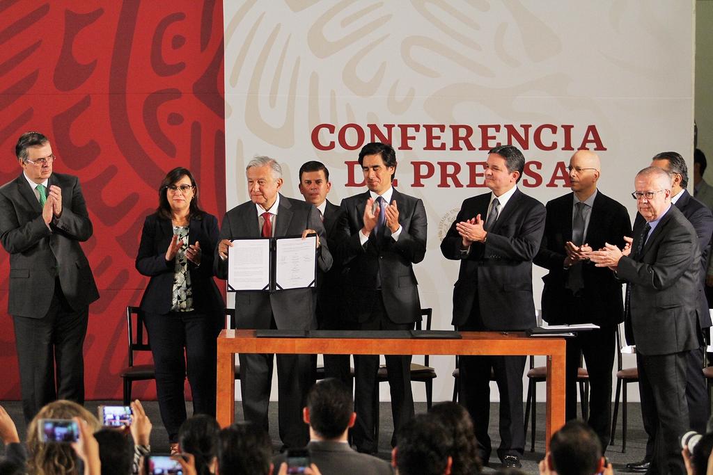 López Obrador informó sobre la firma de un acuerdo con tres instituciones bancarias para un fondo destinado a Petróleos Mexicanos. (NOTIMEX)