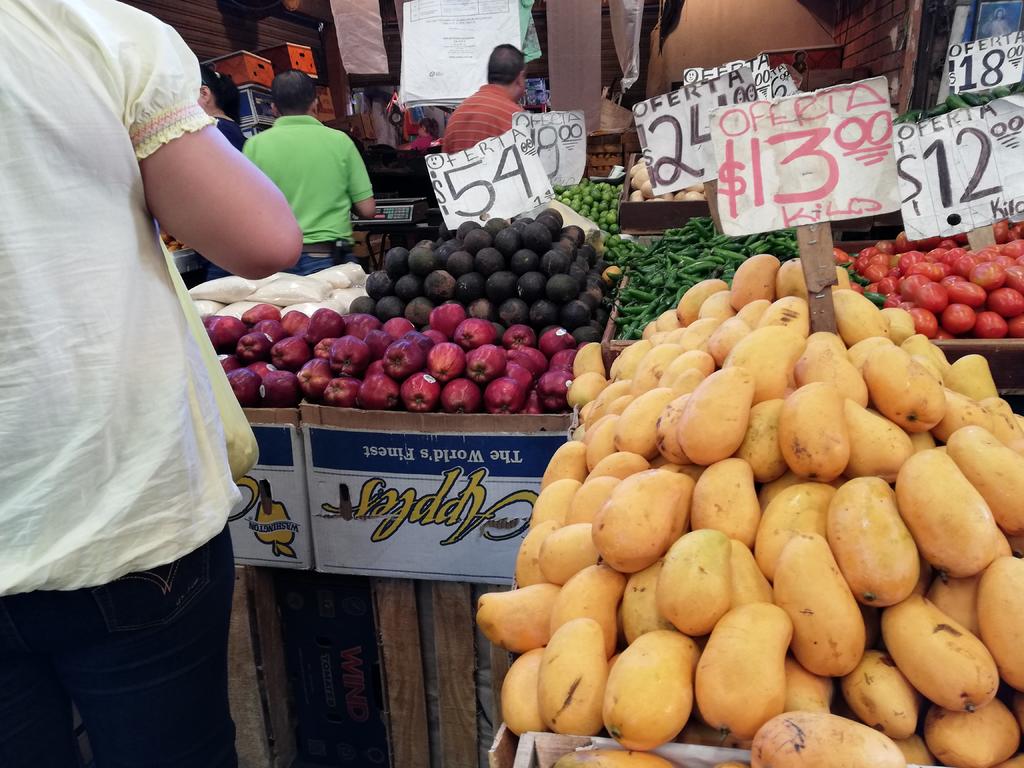 En la semana que va del 6 al 10 de mayo, el precio del aguacate se ubicó entre 50 y 74 pesos por kilo en los mercados del país, mientras que el kilogramo de limón se ofreció en 5.0 pesos. (EL SIGLO DE TORREÓN)