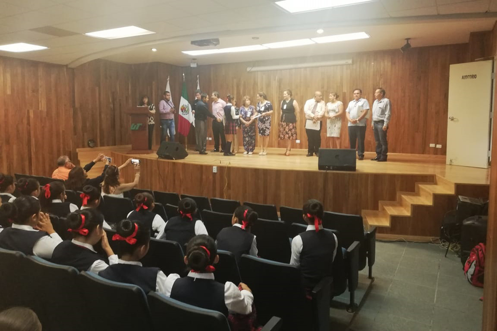 El concurso de Himno nacional y de Coahuila fue organizado por secundarias generales y técnicas. (CUAUHTÉMOC TORRES)