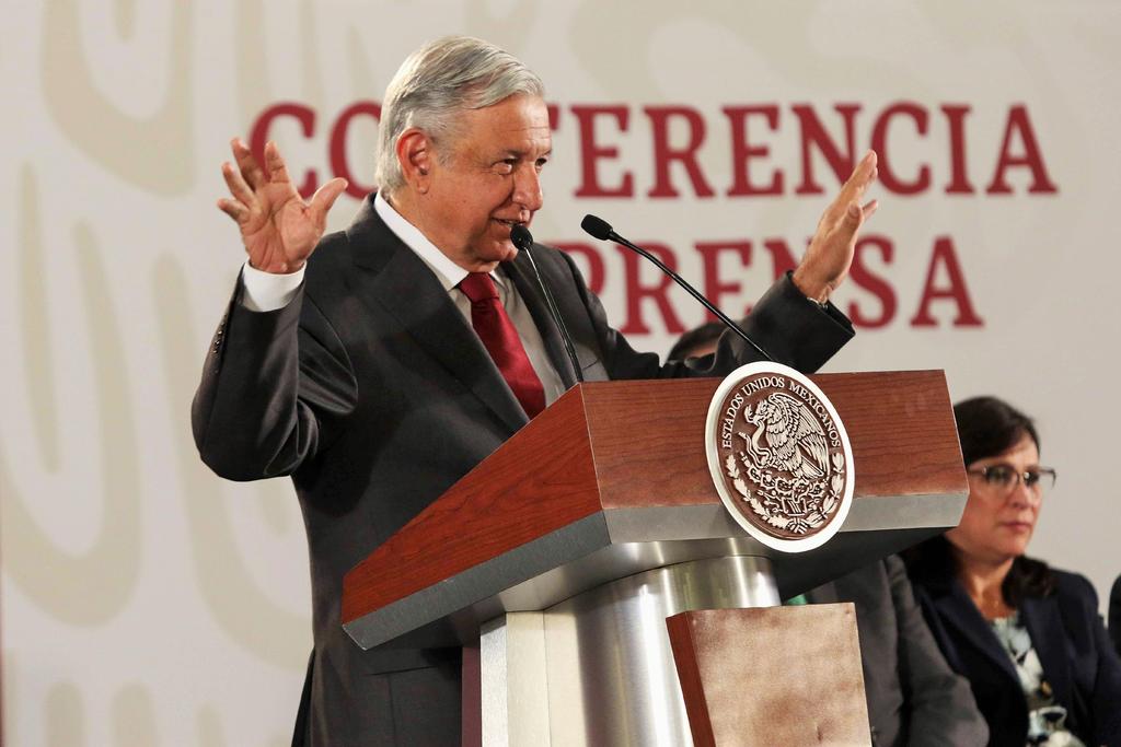 López Obrador rechazó que su conferencia de prensa de las siete de la mañana sea un montaje, pues se le da la palabra a quien acuda a preguntar. (ARCHIVO)