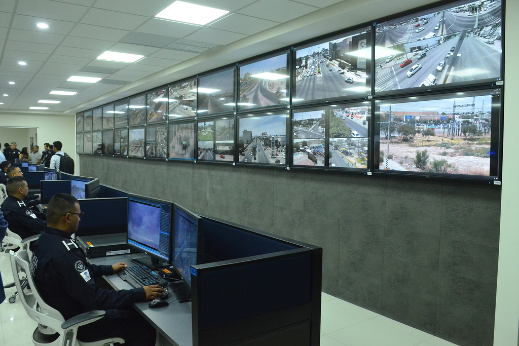 Según el Ayuntamiento de Torreón, con la puesta en marcha del Centro de Inteligencia Municipal se podrá contribuir a disminuir la incidencia delictiva en la zona metropolitana de La Laguna. (FERNANDO COMPEÁN)