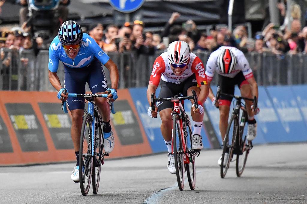El ciclista ecuatoriano se llevó la cuarta etapa dominando el último sprint en el Giro de Italia. (AP)