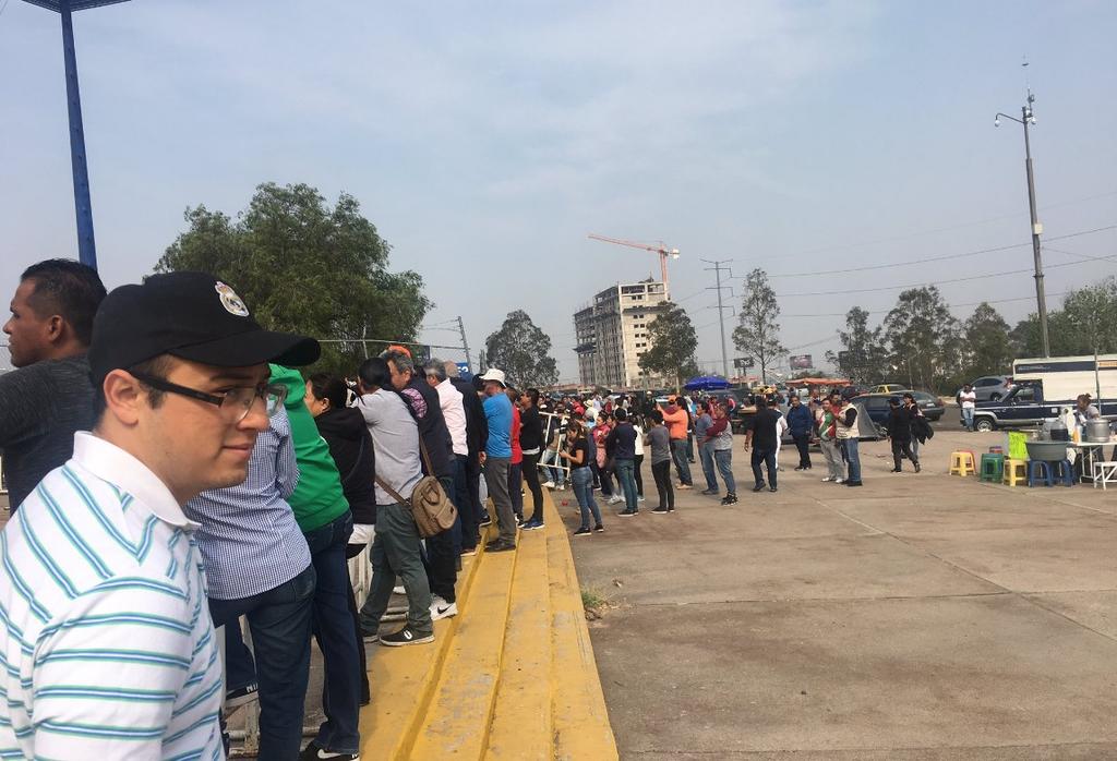 En Querétaro hacen largas filas por boletos para América vs León