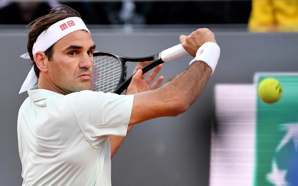 Sobrevive Federer ante Borna Coric en Roma