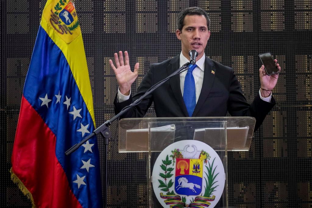 El presidente del Parlamento venezolano, Juan Guaidó, confirmó ayer jueves que tiene enviados en Noruega para un posible diálogo con el Gobierno de Nicolás Maduro. (EFE)