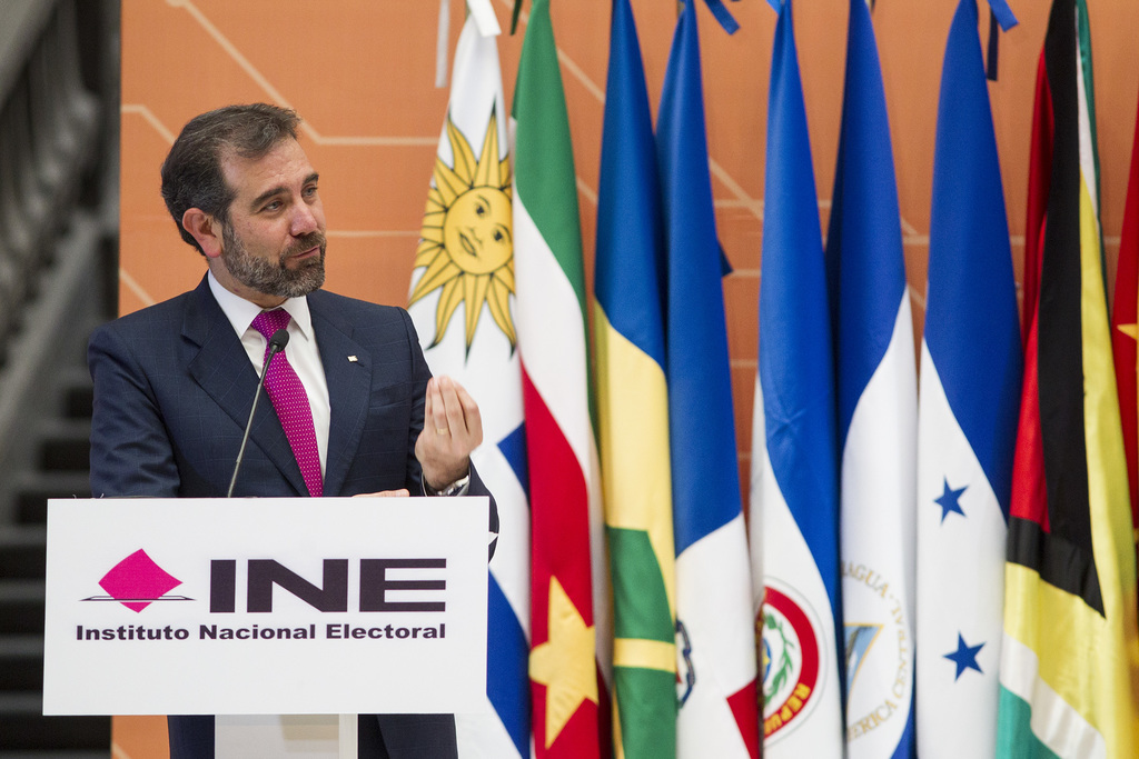 Lorenzo Córdova indicó que en la parte electoral México es un referente en América Latina. (ARCHIVO)