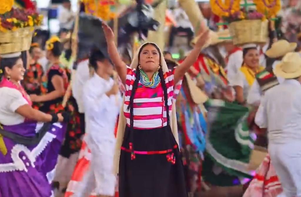 '¡Viva Oaxaca!', celebra Yalitza en spot de la Guelaguetza