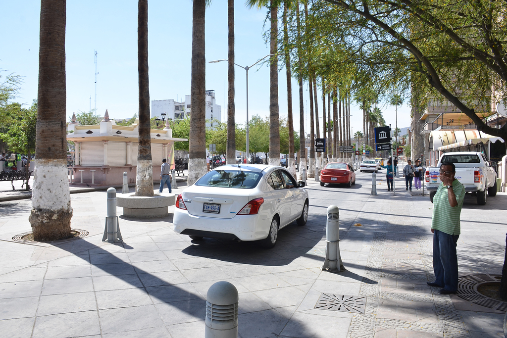 Afirma el alcalde Jorge Zermeño que 'por lo pronto', sólo Paseo Morelos será una rúa peatonal. (EL SIGLO DE TORREÓN)