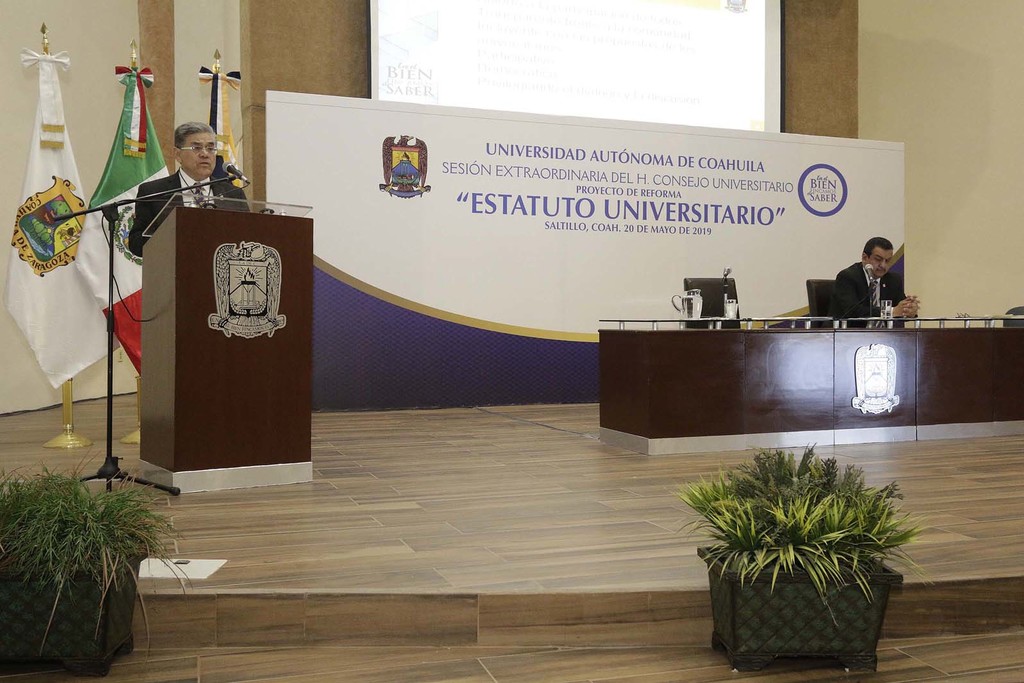 La propuesta fue considerada por el rector de la UA de C, Salvador Hernández Vélez, como un hecho histórico.