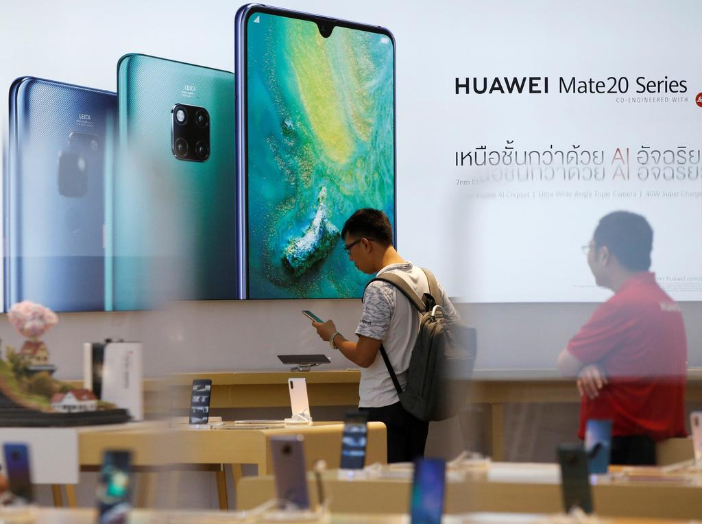 Honor, la marca de 'smartphones' perteneciente a Huawei, presentó este martes tres nuevos modelos de teléfono que funcionan con el sistema operativo Android, en medio de la polémica surgida a raíz de que Google anunciara el veto a la compañía china. (EFE)