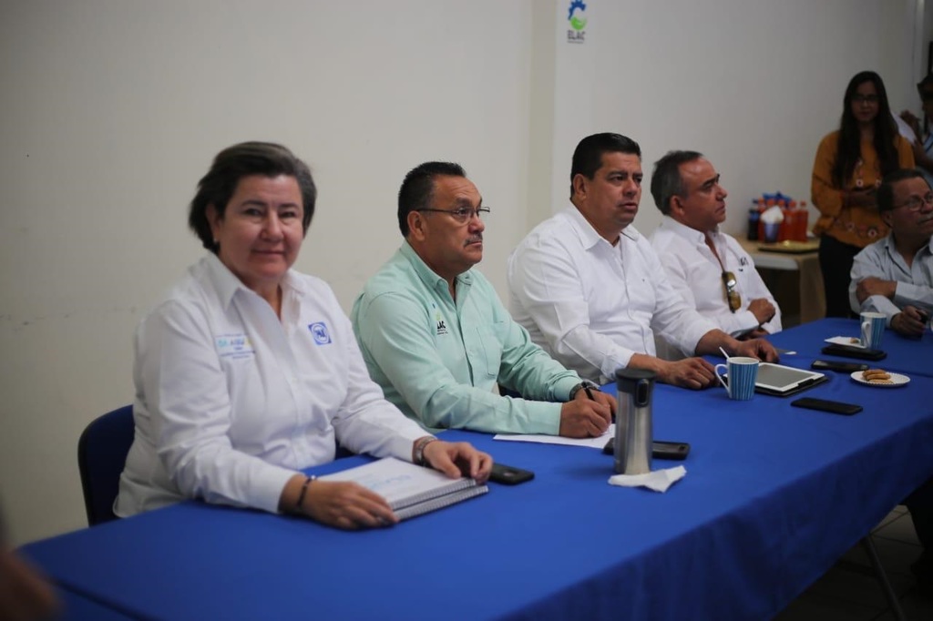 Acudió Raúl Villegas Morales, a quien solicitaron conocer más de sus propuestas al igual que la candidata de Gómez, Claudia Galán.