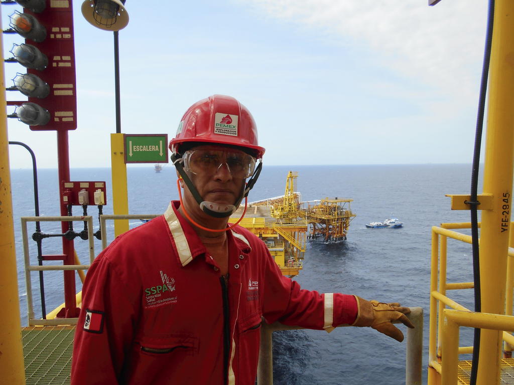 La Comisión Nacional de Hidrocarburos (CNH) aprobó a Petróleos Mexicanos (Pemex) la perforación de un pozo de exploración en aguas ultra profundas del Golfo de México, como parte del contrato NH-R02-L04-AP-PG05/2018. (ARCHIVO)
