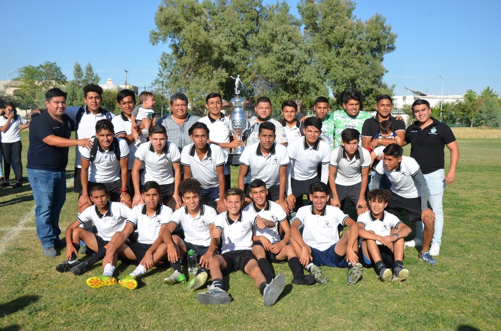 Los equipos laguneros tratarán de coronarse en la eliminatoria estatal, a jugarse durante 30 y 31 de mayo en Saltillo, Coahuila. (ESPECIAL)