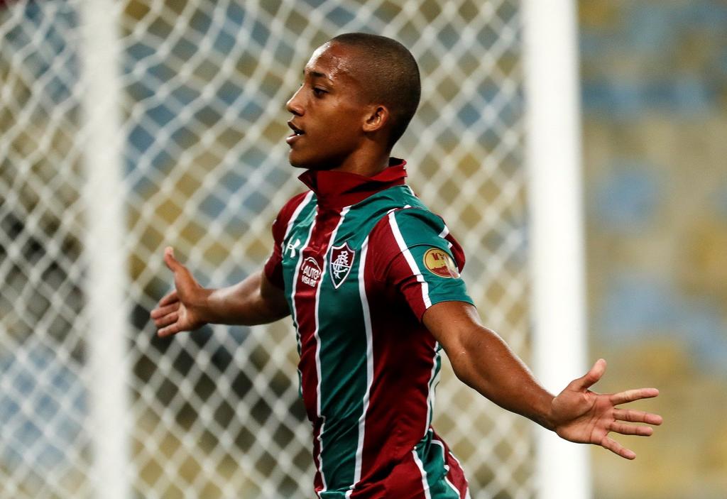 Joao Pedro, de 17 años, en su primer partido como titular del Fluminense anotó tres goles en el triunfo por 4-1 sobre el Atlético Nacional colombiano por la Copa Sudamericana. (EFE)
