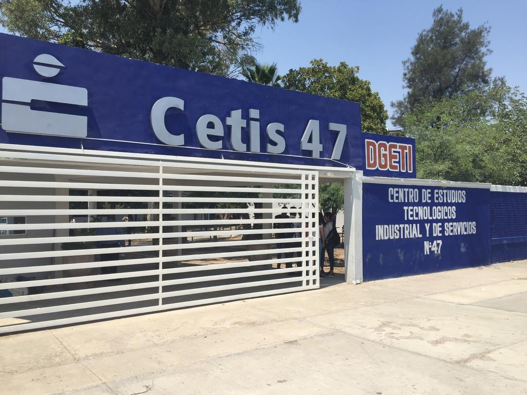 El Centro de Estudios Tecnológicos Industrial y de Servicios (Cetis) 47 de Gómez Palacio prepara una serie de actividades por su 40 aniversario. (G. MIRANDA)