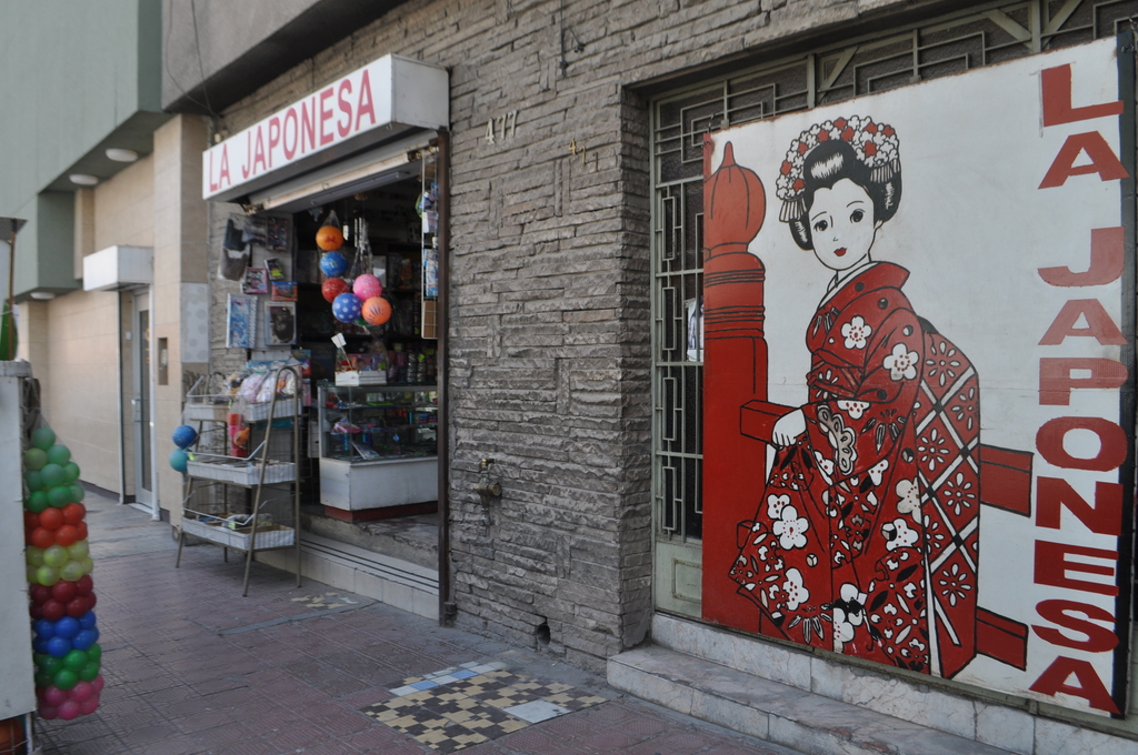 La tienda cambió de ubicación en dos ocasiones, hoy se localiza en la calle Rodríguez número 477, casi esquina con Presidente Carranza, en el centro de Torreón. (EL SIGLO DE TORREÓN)