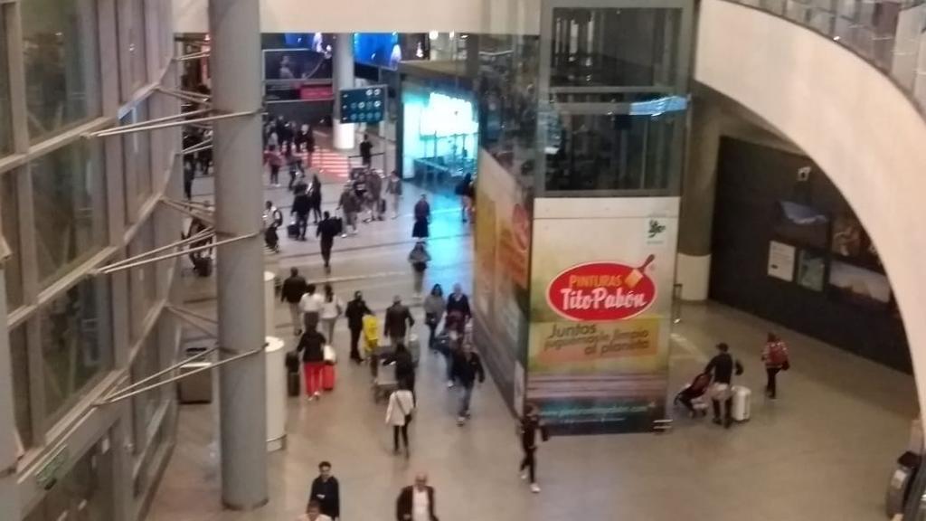 En la terminal aérea El Dorado, en Bogotá, varios pasajeros se
asustaron y algunos tuvieron leves crisis nerviosas. (EL SIGLO DE TORREÓN/HUMBERTO VÁZQUEZ)