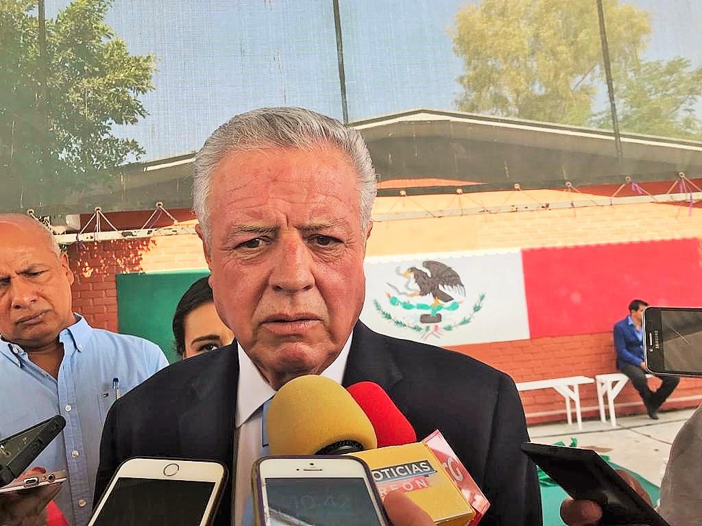 Zermeño dijo que ya diálogo con la Sociedad de Colonos de Torreón Jardín referente al problema de escasez de agua en este sector. (ANGÉLICA SANDOVAL)