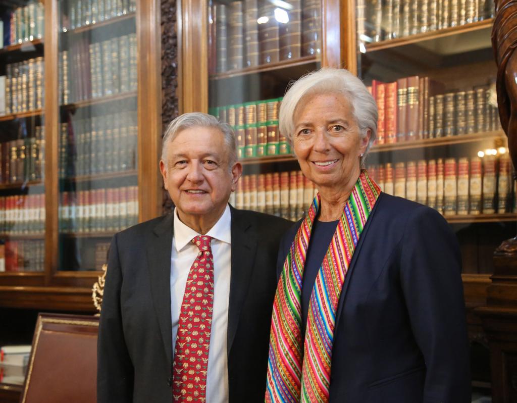 La directora gerente del Fondo Monetario Internacional (FMI), Christine Lagarde, felicitó este miércoles al presidente de México, Andrés Manuel López Obrador, por sus 'prudentes' políticas fiscales durante un encuentro en la capital mexicana. (EFE)