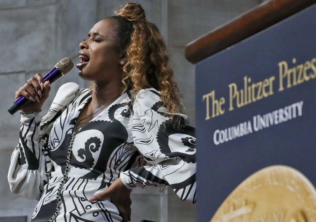 Honra. La cantante Jennifer Hudson a Aretha Franklin en los Pulitzer, en la ceremonia interpreta el tema Amazing Grace. (AP)