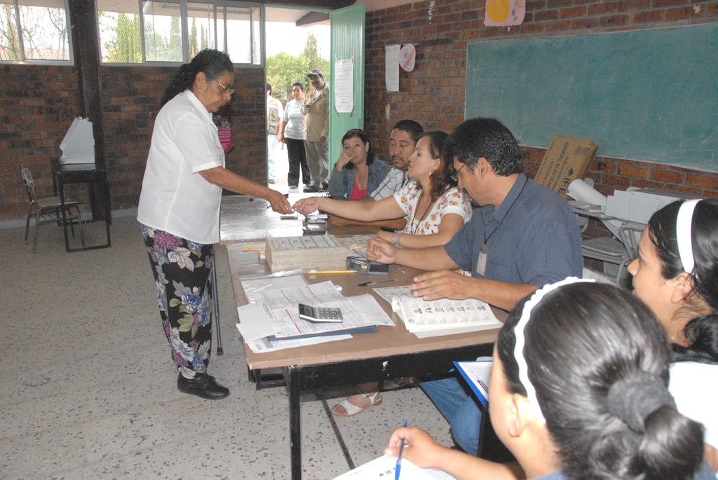 Los partidos tienen prohibido rebasar el tope establecido del dinero que destinaron a sus campañas. (EL SIGLO DE TORREÓN) 