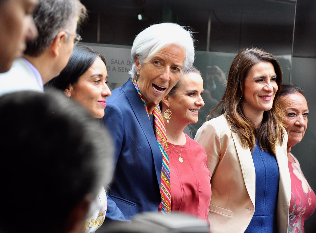 La directora-gerente del Fondo Monetario Internacional (FMI), Christine Lagarde, advirtió que las mujeres serán las más afectadas con la robotización del trabajo. (NOTIMEX)