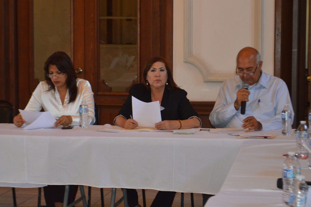 La alcaldesa María Luisa González Achem expresó ante el Cabildo en pleno que algunos candidatos la han criticado demasiado. (EL SIGLO DE TORREÓN)
