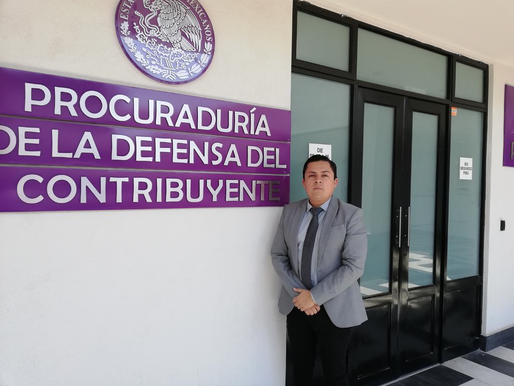 Aarón Huerta Hernández, encargado de despacho de Prodecon en Coahuila, dijo que en el presente año se han instalado módulos de asesoría en mercados o dependencias de gobierno. (EL SIGLO DE TORREÓN)