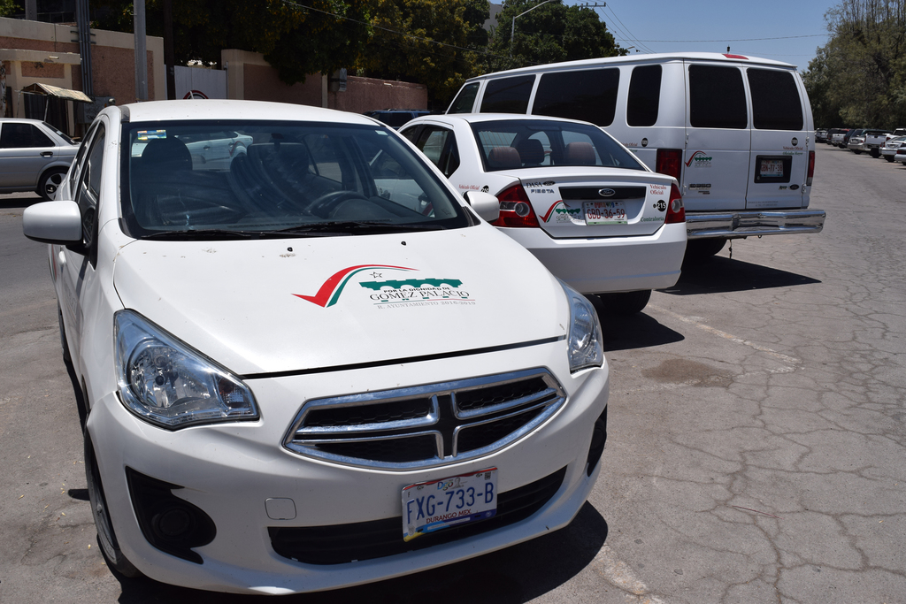 Desde la tarde de ayer, quedaron bajo resguardo los vehículos oficiales del Ayuntamiento de Gómez Palacio.