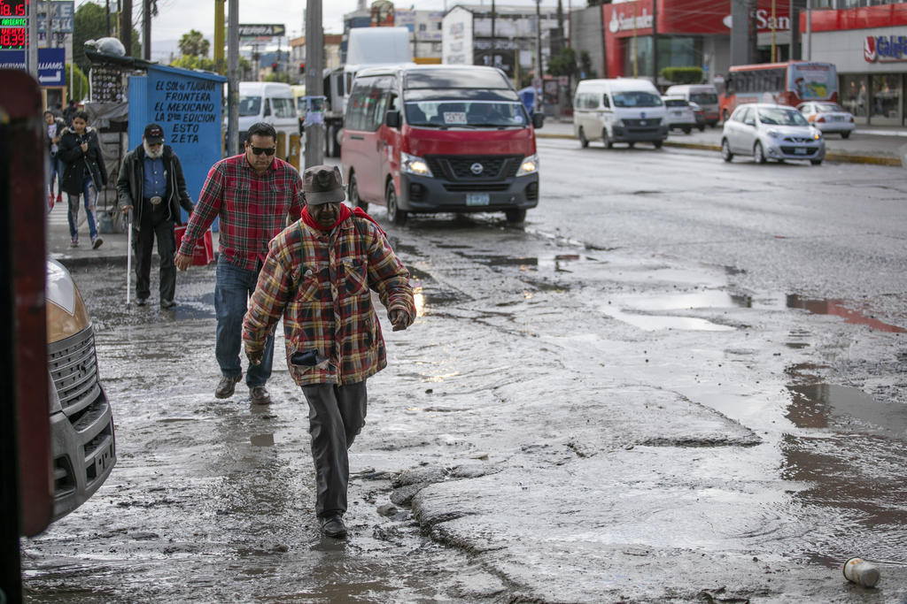 La presión migratoria y la pobreza han llevado a un aumento de las personas en situación de calle en la fronteriza ciudad mexicana de Tijuana, impactando sobre el gasto de la ciudad y generando problemas entre comerciantes, según denuncian. (ARCHIVO)