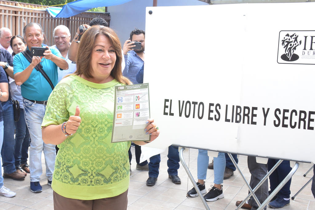 La alcaldesa exhortó a los ciudadanos a que salgan a votar, pues se tiene la seguridad necesaria para ello. (FERNANDO COMPEÁN)
