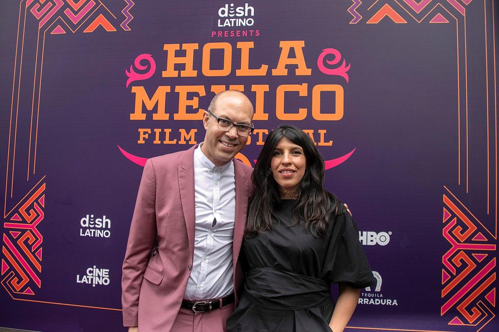 Arranca festival.El director del festival, Sebastián Cubillos, posa con la directora mexicana Alejandra Márquez Abella durante el estreno de su película 'Las Niñas Bien'. (ARCHIVO)