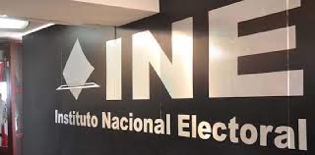 La propuesta, impulsada por Morena, incluye la reestructuración del INE y la desaparición de los Organismos Públicos Electorales. (ARCHIVO)