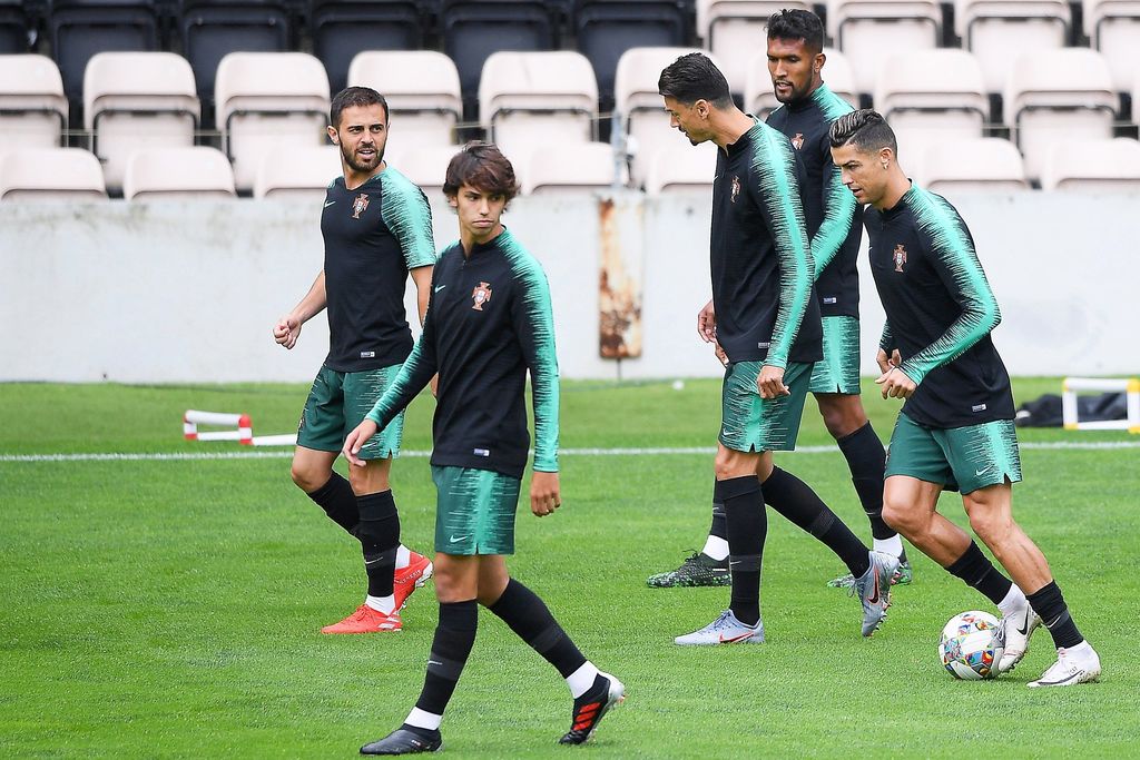 La selección portuguesa jugará hoy su partido de semifinales ante Suiza, donde buscará ganar ese encuentro para poder pasar a la final del torneo que se jugará el próximo domingo. (EFE)