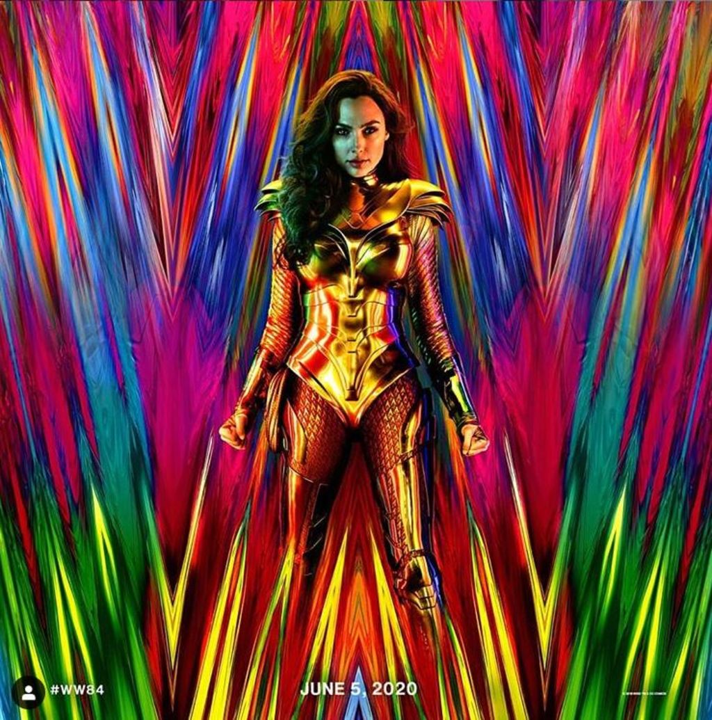 Imagen. Wonder Woman en una armadura dorada, con los puños cerrados y el lazo de la verdad pendiendo de su pierna. (ESPECIAL)
